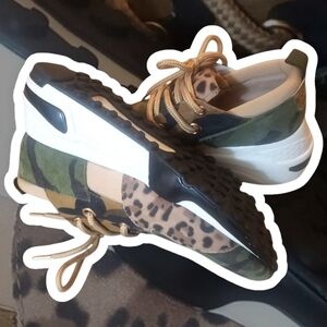 Steve Madden 'CLIFF' Camouflage and Leopard Sneakers, NWOT, US7.5, Fast Shipping